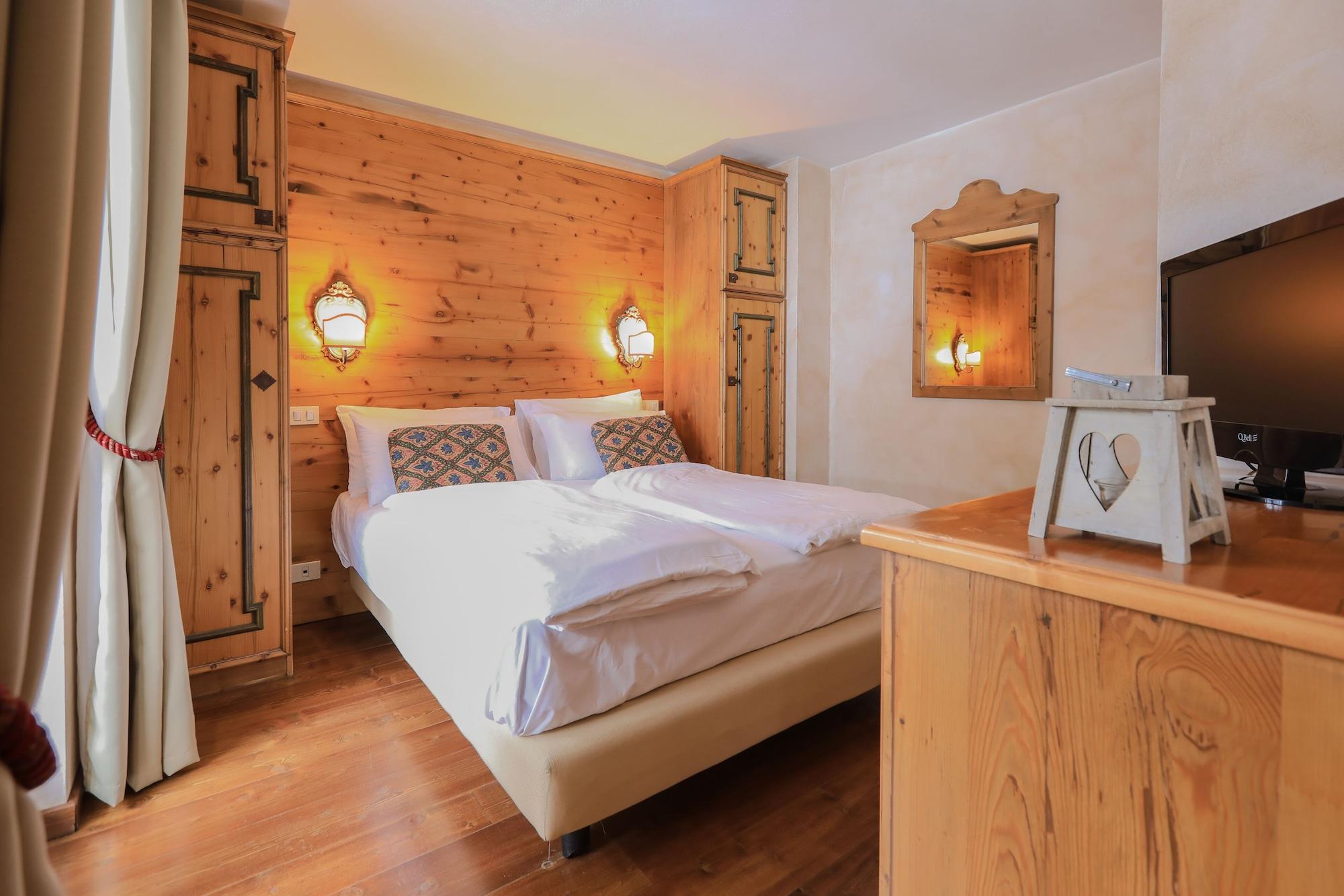 Hotel Perla Madonna 外观 照片