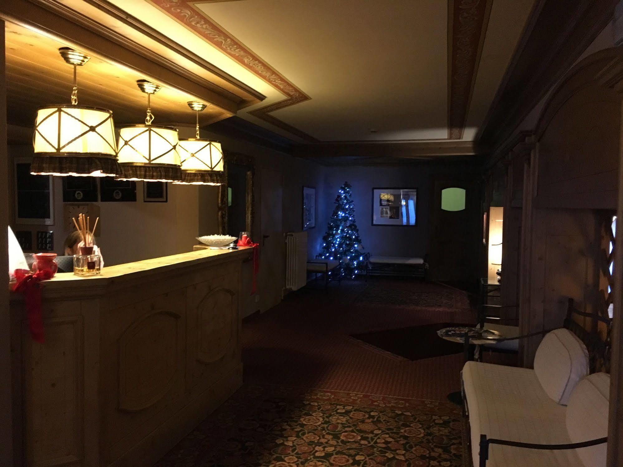 Hotel Perla Madonna 外观 照片