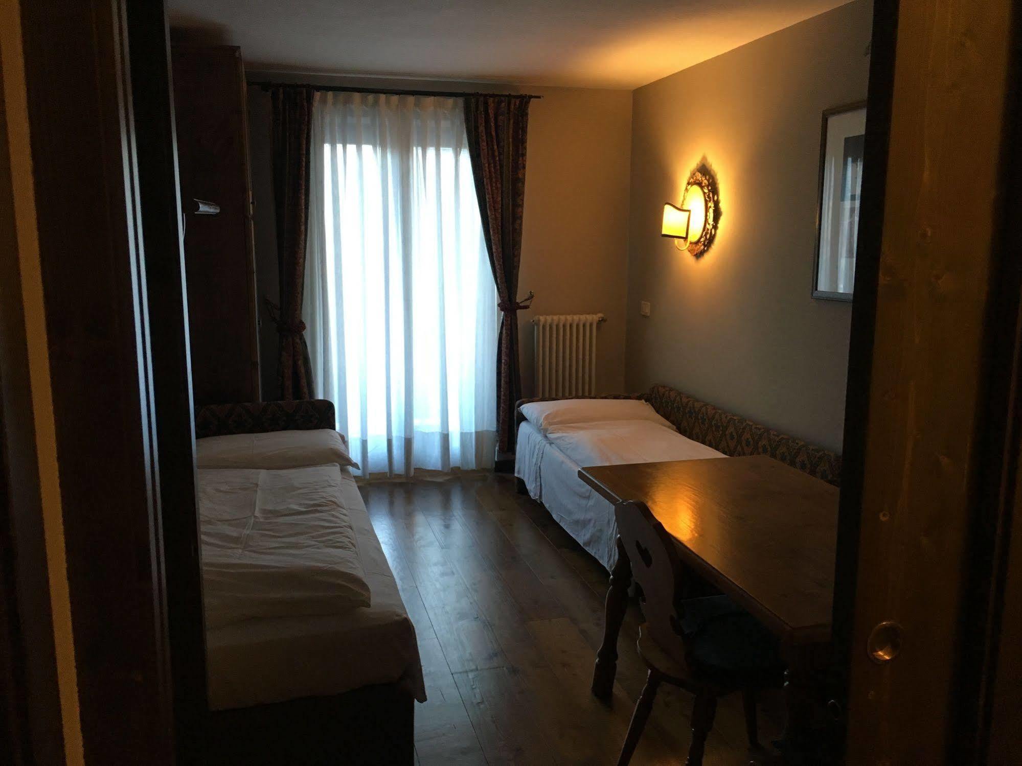 Hotel Perla Madonna 外观 照片