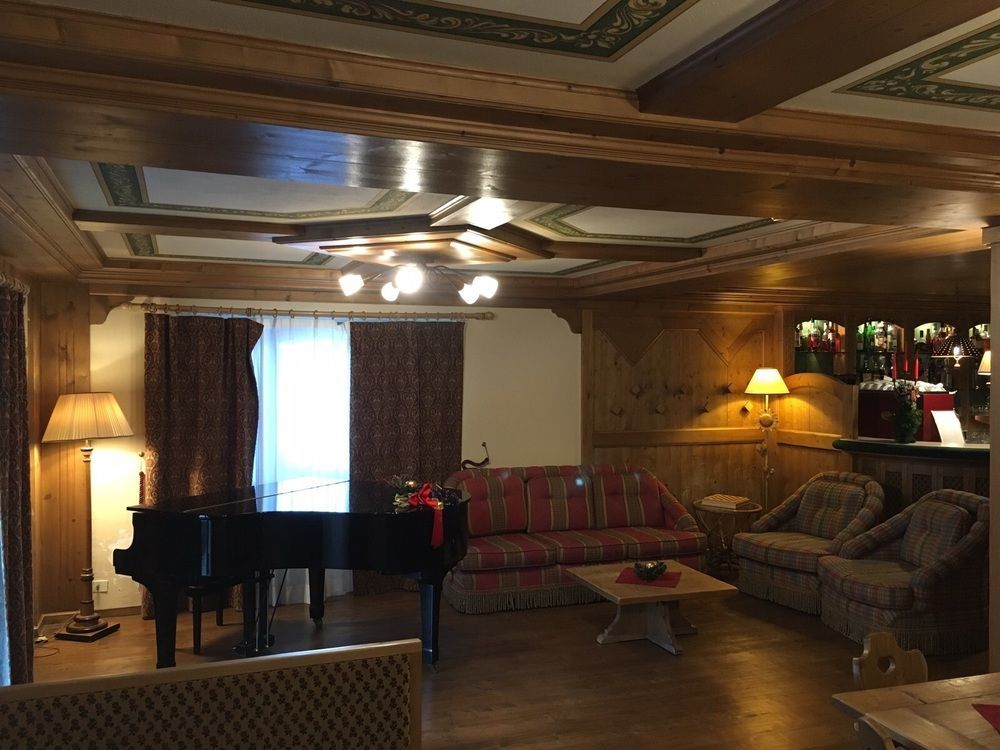 Hotel Perla Madonna 外观 照片