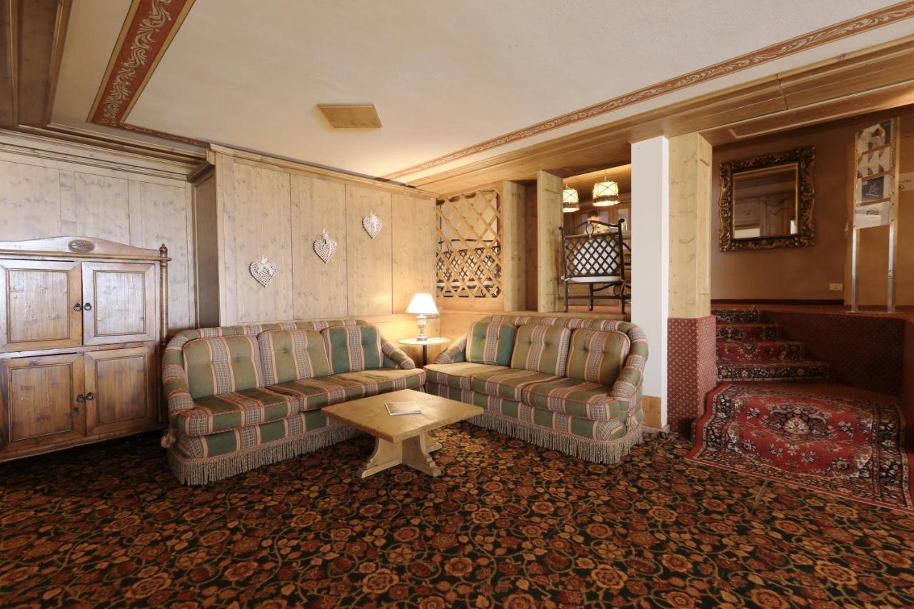 Hotel Perla Madonna 外观 照片
